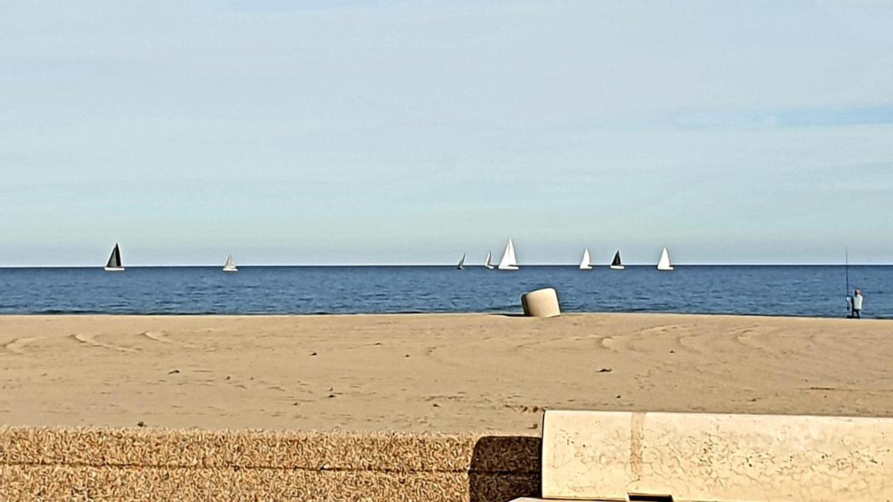 Studio Cozy En Bord De Plage Avec Vue Mer Et Wifi Canet-en-Roussillon Dış mekan fotoğraf